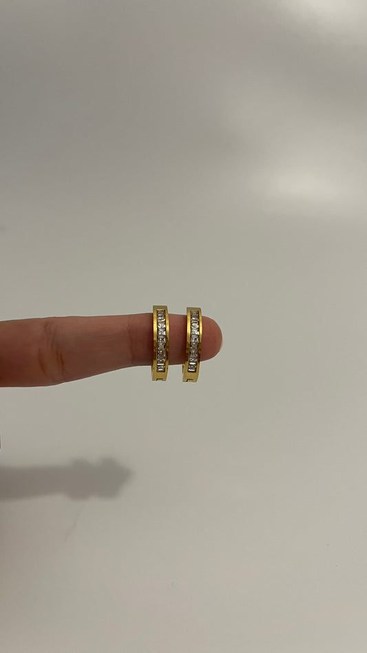 Minimal Gold Earrings A