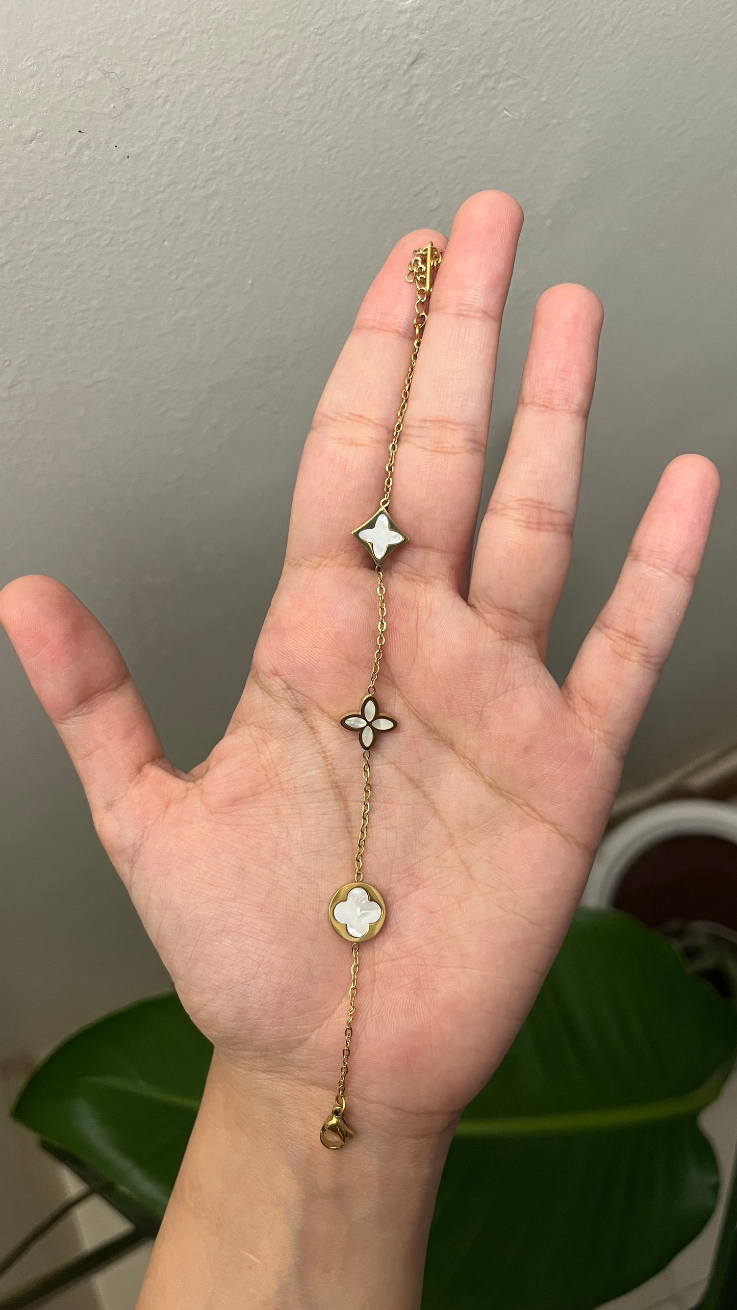 Clover Shaped Bracelet