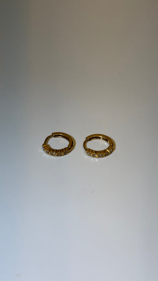 Minimal Gold Studded Earrings L