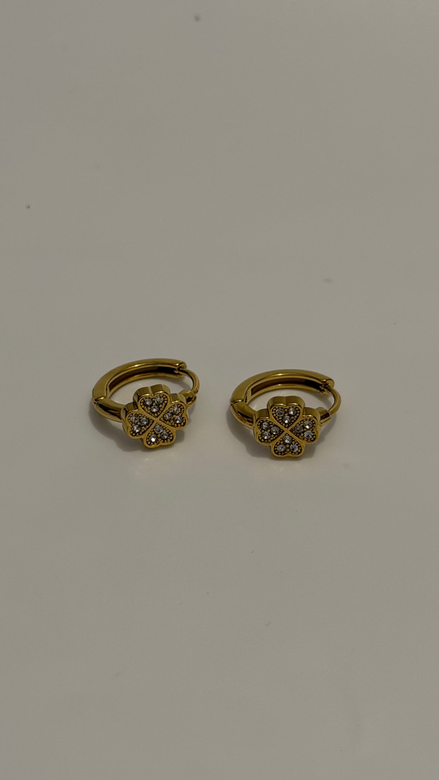 Minimal Flower Shaped Gold Studded Earrings J