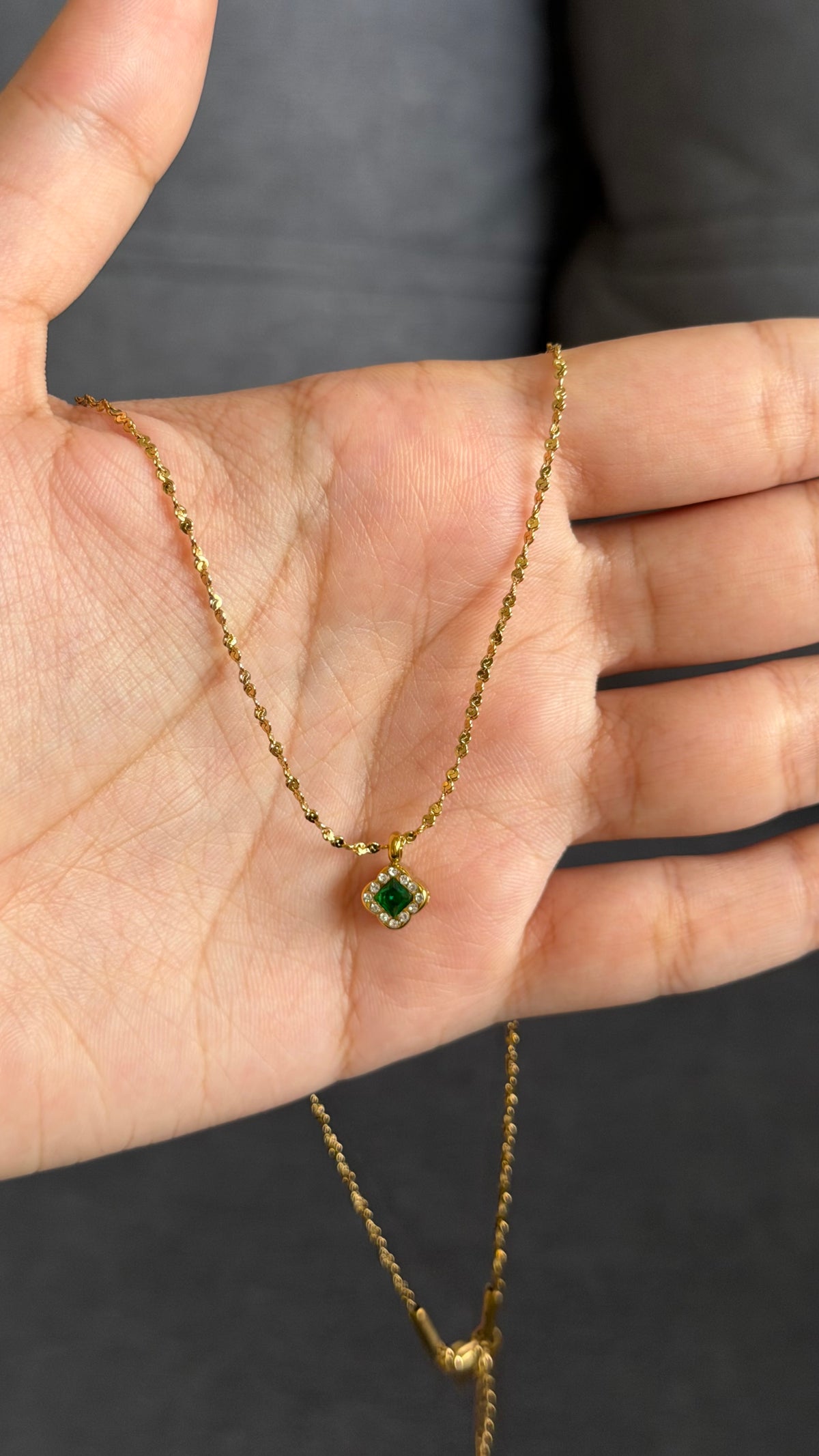 Emerald mini necklace A