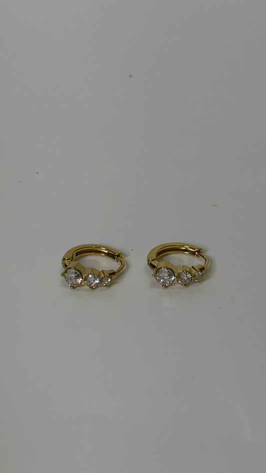 Minimal Three studded Diamond Gold Studded Earrings L