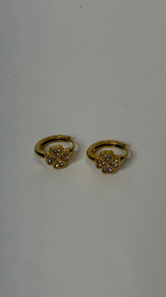 Minimal Flower Shaped Gold Studded Earrings J