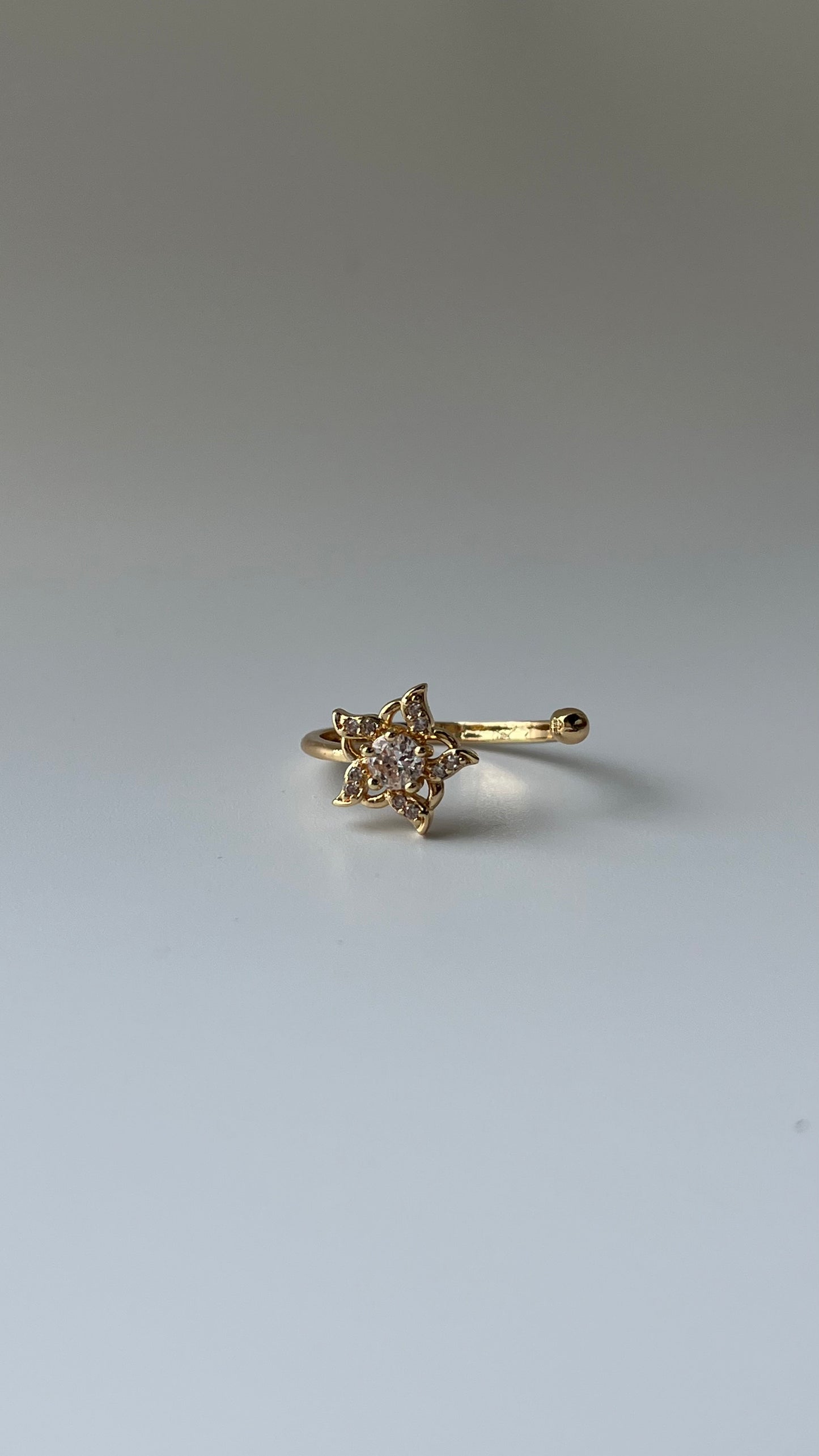 Minimalistic Flower Shaped Ring