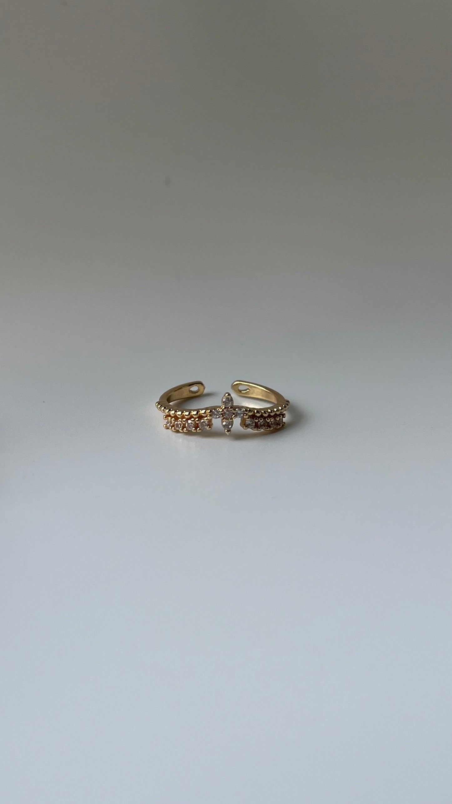 Minimalistic Engagement Ring