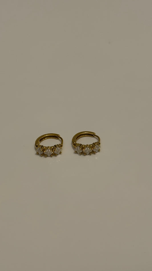 Minimal three studded shaped Diamond Gold Studded Earrings N
