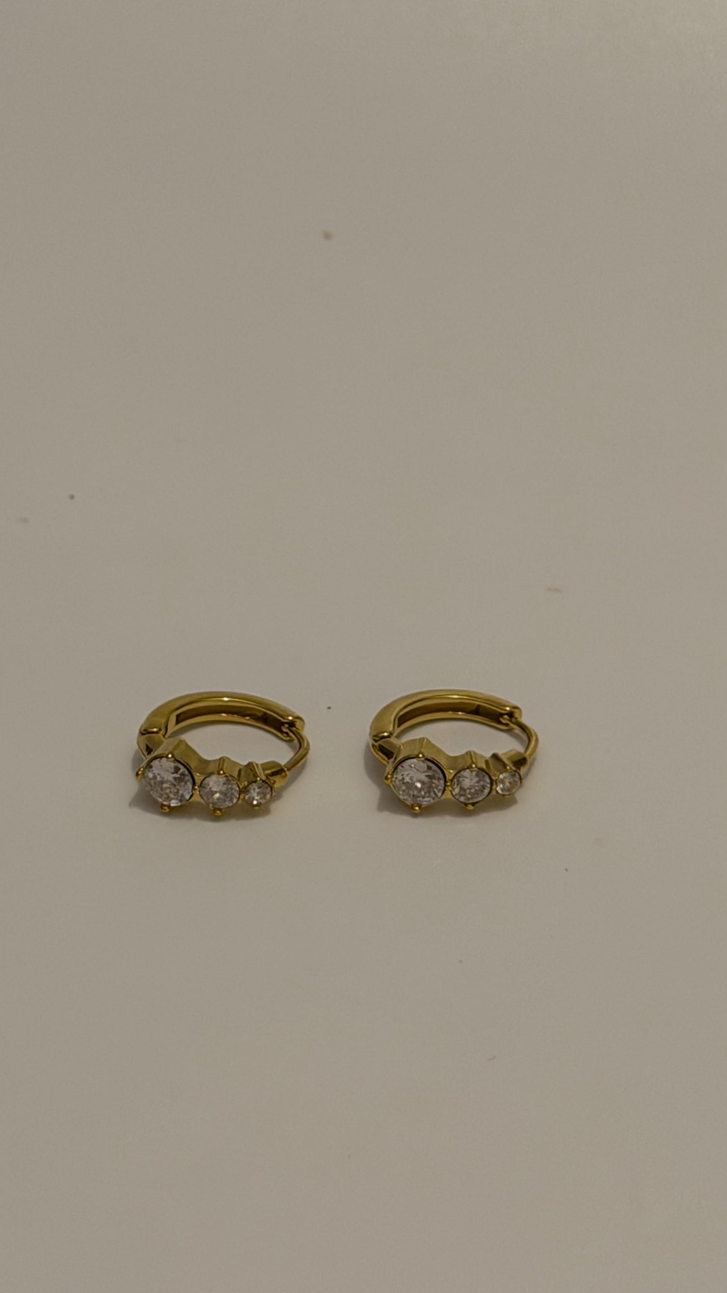 Minimal Three studded Diamond Gold Studded Earrings L